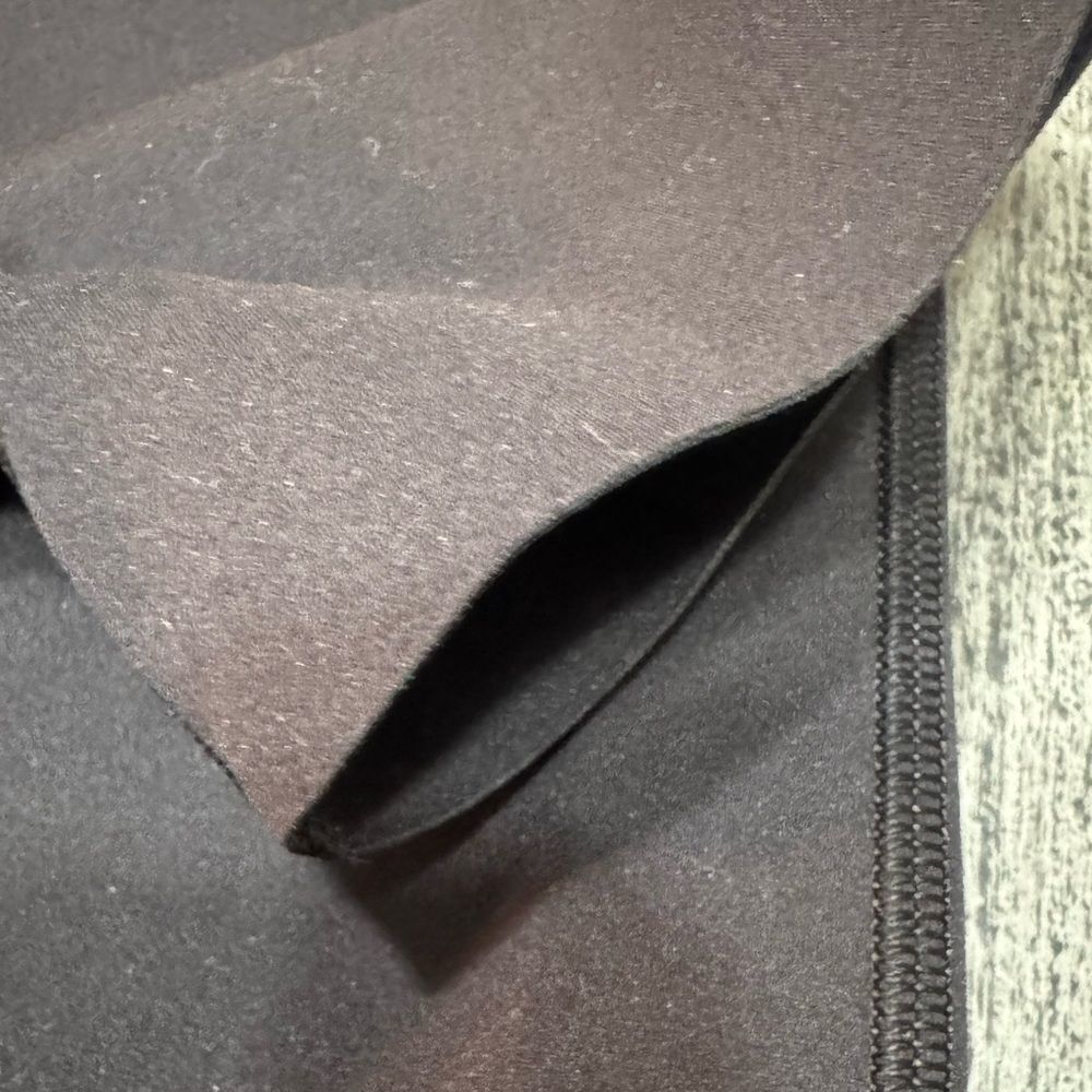 Lululemon Cut-Out Waist High-Rise Train Tight 25" in Black - Picture 13 of 13